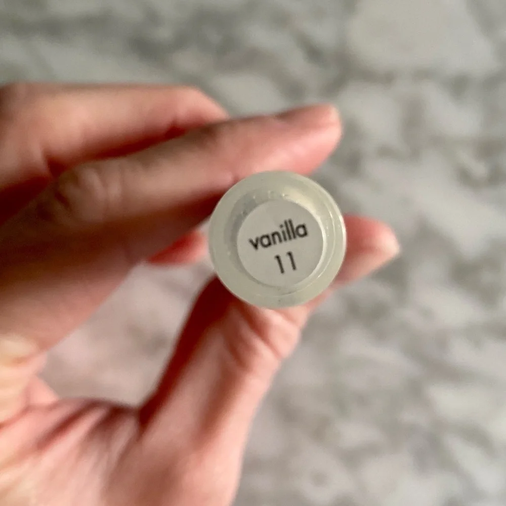 Stila New Lip Glaze in Shade Vanilla 11 Discontinued